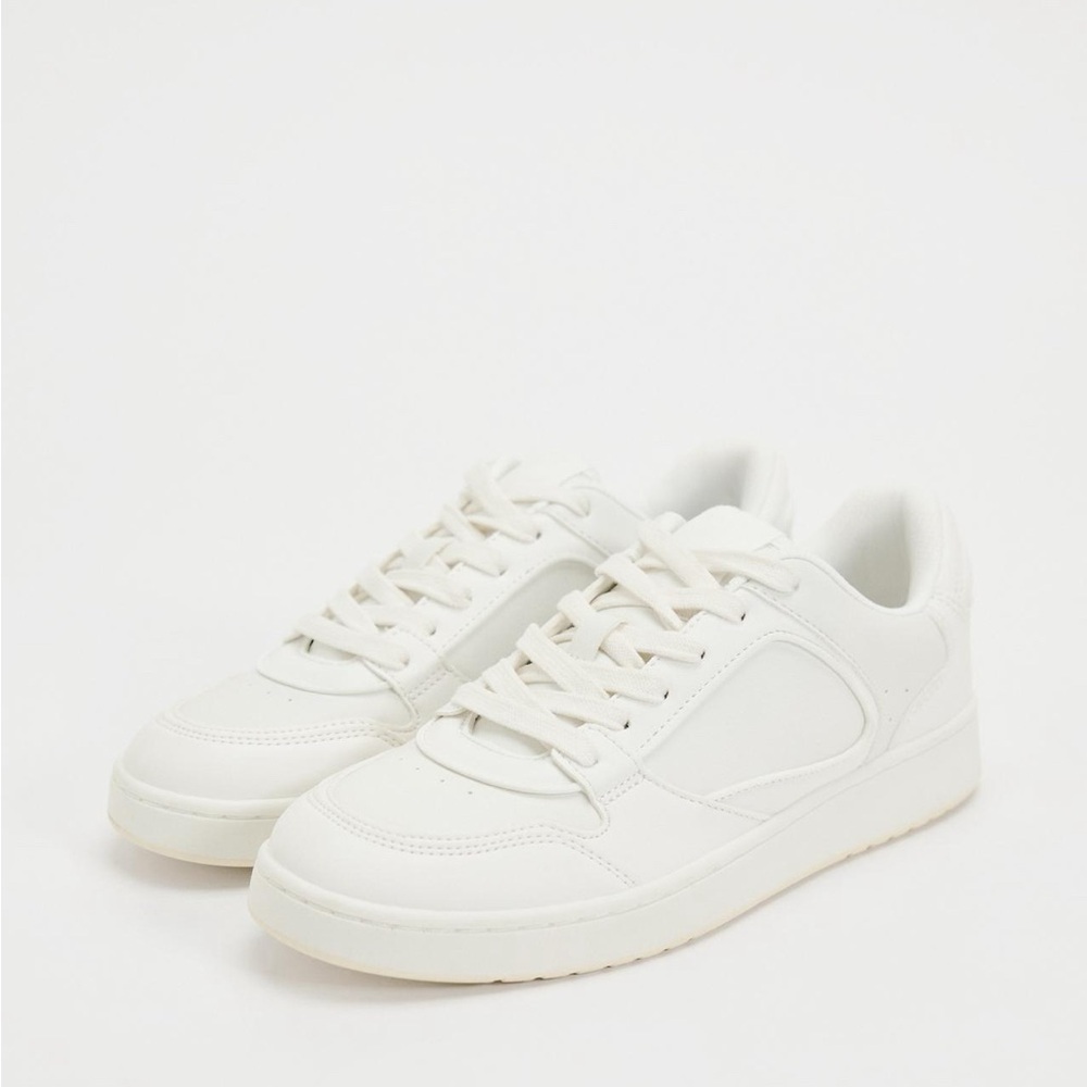 Zara sneakers, size 10 Brand new.